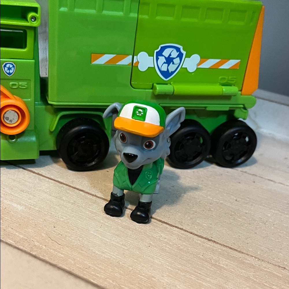 Paw Patrol Big Truck Pups Rocky - Picture 2 of 3